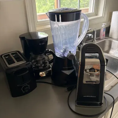 Small Kitchen Appliance Lot – Hamilton Beach Blender, Coffee Maker, Toaster & Can Opener