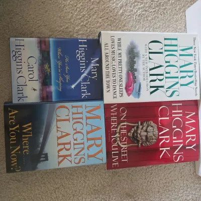 Bestselling Romance & Mystery Book Lot - 20+ Volumes (Massive Sandra Brown, Mary Higgins Clark, & Da