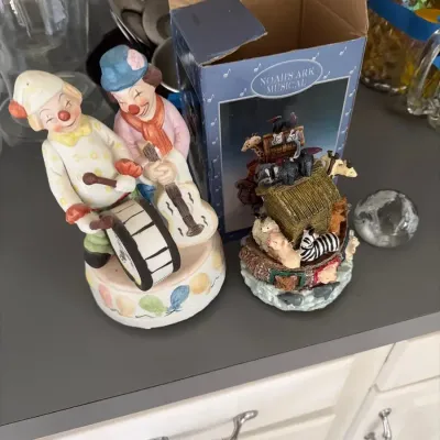 Decorative Musical Figurines & Collectible Keepsake Lot