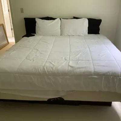 King-Size Wood Storage Bed Base with 4 Drawers