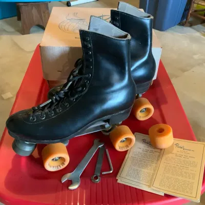Vintage Riedell Size 9½ Leather Roller Skates w/ Belair Blazer Wheels, Box & Accessories