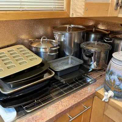 Pots, pans & bakeware