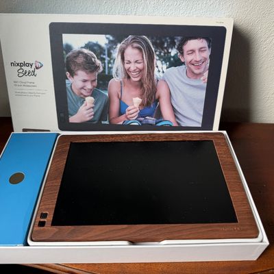 NixPlay Seed WiFi 10” Cloud Frame W/ Box