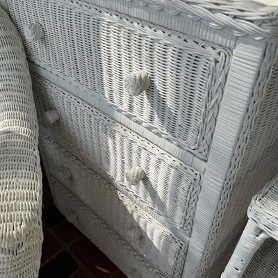 Large White Wicker Lot