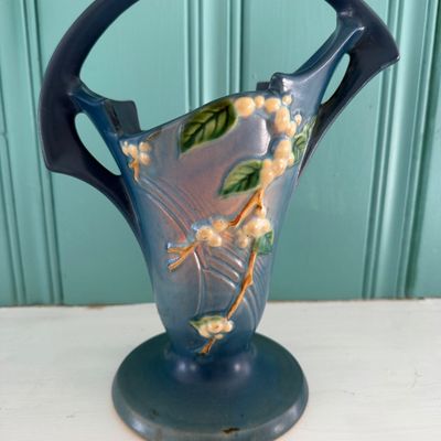 Roseville Pottery Snowberry Blue Basket 1BK10