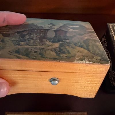 Vintage Music Boxes Lot