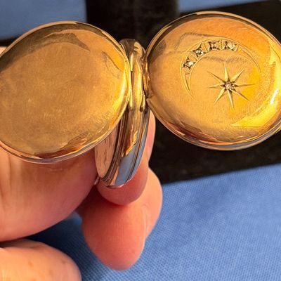 Elgin Women's Antique Gold Pocket Watch