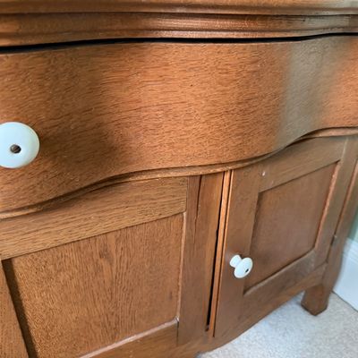 Antique Victorian Quartersawn Washstand With Serpentine Front Drawer