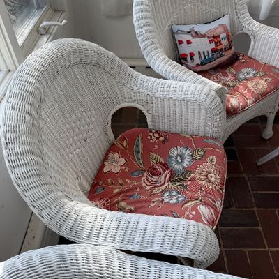 Large White Wicker Lot
