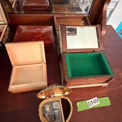 Vintage Music Boxes / Trinket Boxes Lot