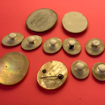 Antique Porcelain Mother of Pearl Buttons / Brooch Parts Lot
