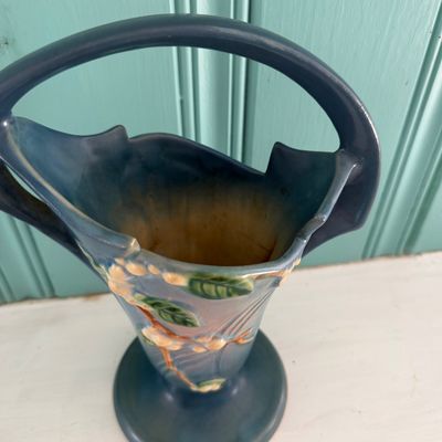 Roseville Pottery Snowberry Blue Basket 1BK10