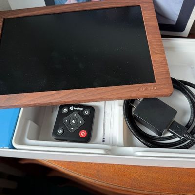 NixPlay Seed WiFi 10” Cloud Frame W/ Box