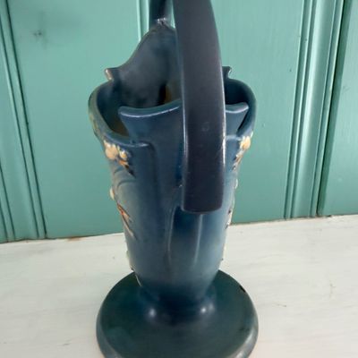 Roseville Pottery Snowberry Blue Basket 1BK10