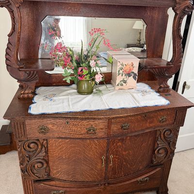 Antique-Sawn Oak Sideboard Buffet and Upper Hutch
