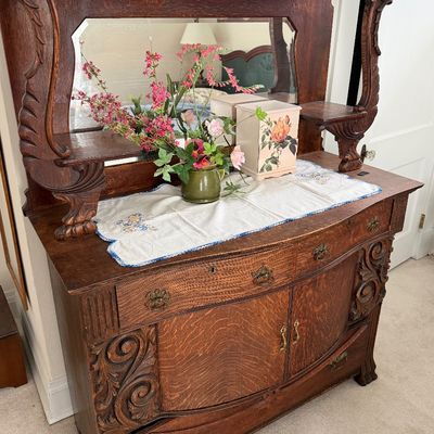Antique-Sawn Oak Sideboard Buffet and Upper Hutch