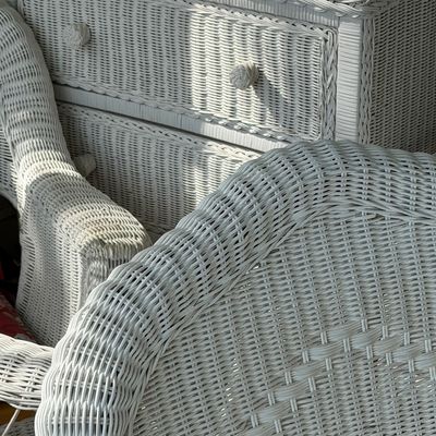 Large White Wicker Lot