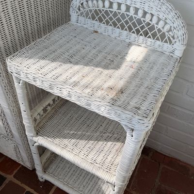 Large White Wicker Lot