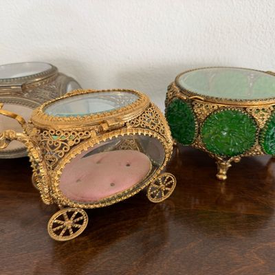 Assorted Vintage Lot - Transparent Jewelry Cases