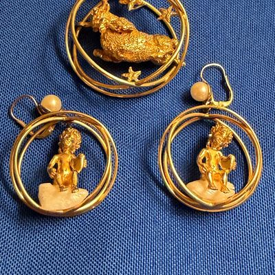 Vintage William Ruser 14k Yellow Gold Pendant and Earring Set