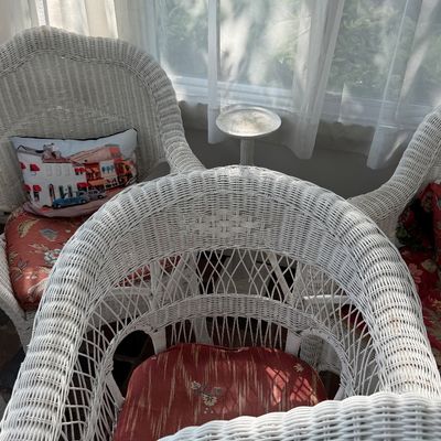Large White Wicker Lot