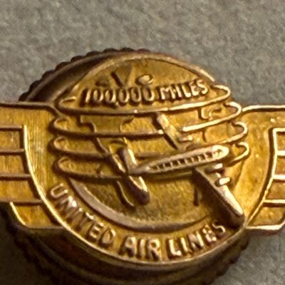 Vintage United Airlines 100,000 Miles Pin