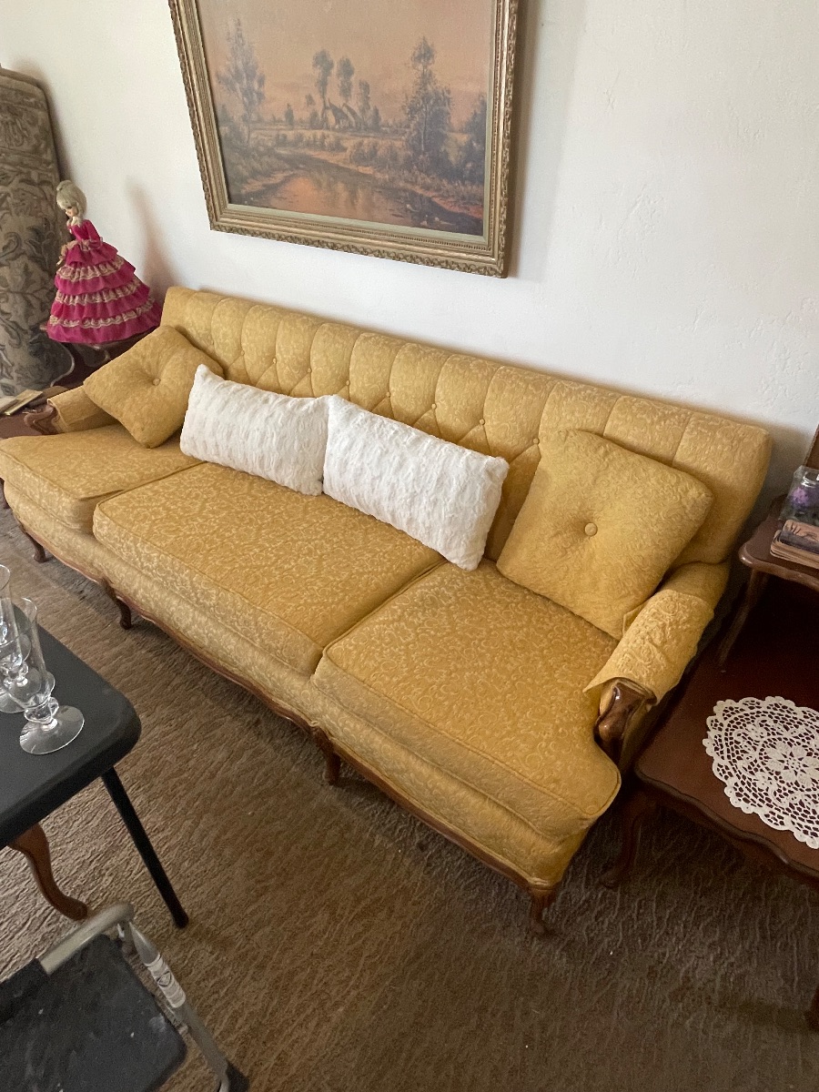 CHARMING LITTLE 1950s HOME ESTATE SALE - VINTAGE FURNITURE DECORATIONS AND MORE
