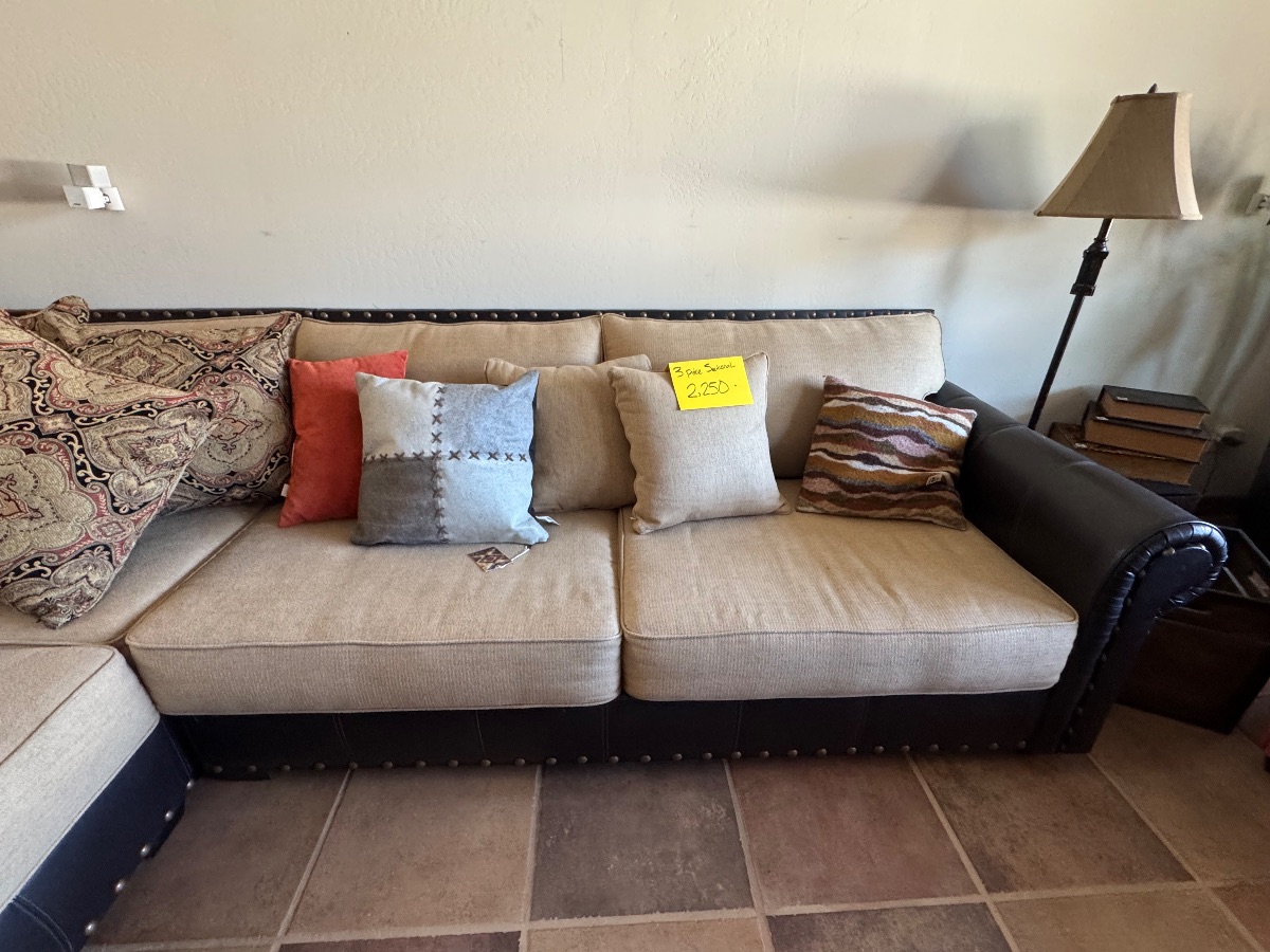 Up scale Estate sale in Rio Bravo Country Club