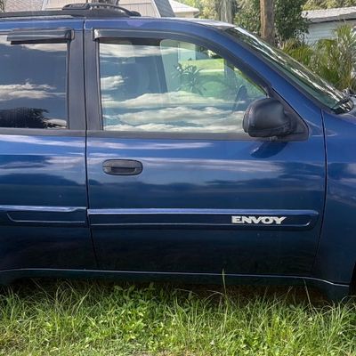 Sale Photo Thumbnail #707: Vin # 1GKDT13S542107975.  This vehicle has clear title with 215,655 miles.  AC works
