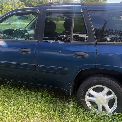 Sale Photo Thumbnail #710: Vin # 1GKDT13S542107975.  This vehicle has clear title with 215,655 miles.  AC works