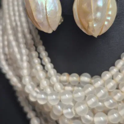 Sale Photo Thumbnail #28: Vintage creamy glass beaded Necklace & Large glass bead Necklace & Earrings
> 2 fashionable necklaces and Earring set
> multi strand frosted glass beads, w/ 4 strand clasp
> large frosted necklace has 3 rhinestone beads random spaced
> earrings are mop sh