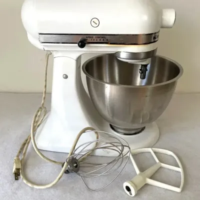KitchenAid Classic Series tilt-head Stand Mixer 