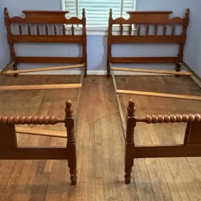 Maple Twin Beds (2)
