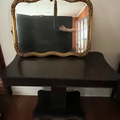 Entry Table With Mirror