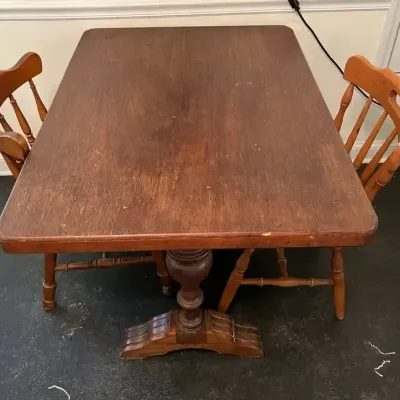 Kitchen Table And 2 Chairs