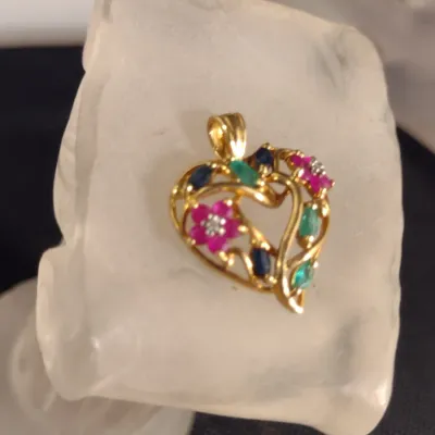 10 Karat Yellow Gold and Gemstone Pendant- Approx 2.2 Grams Total Weight (#15)