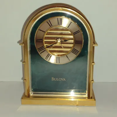 Bulova Battery Operated Table Top Clock- Approx 5" Tall