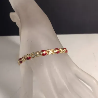 10 Karat Yellow Gold Ladybug Design Bracelet- Approx 7" Long, 4.2 Grams Total Weight (#12)
