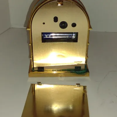 Bulova Battery Operated Table Top Clock- Approx 5" Tall