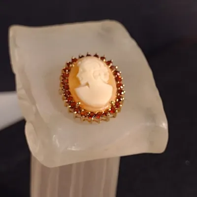 14 Karat Yellow Gold and Gemstone Cameo Pendant/Brooch- Approx 3.5 Grams Total Weight (#21)