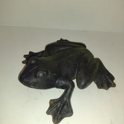 Cast Iron Frog Indoor/Outdoor Decor- Approx 7 1/2" Wide