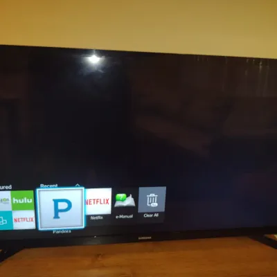 Samsung Smart TV with Remote- Approx 31" Diagonal