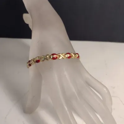 10 Karat Yellow Gold Ladybug Design Bracelet- Approx 7" Long, 4.2 Grams Total Weight (#12)