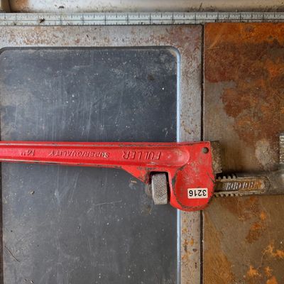 Sale Photo Thumbnail #489: Pipe wrench