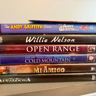 Sale Photo Thumbnail #367: 6 Vintage Movies on DVD
All in original cases