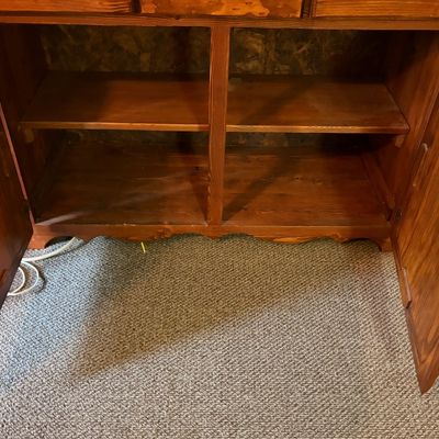 Sale Photo Thumbnail #293: Beautiful hutch in excellent condition. Well built.