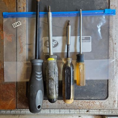Sale Photo Thumbnail #483: Lot of 4 screwdrivers