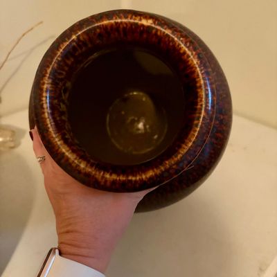 Sale Photo Thumbnail #427: Beautiful ceramic vase in great condition.