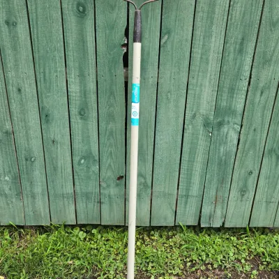 Sale Photo Thumbnail #102: Aluminum handle