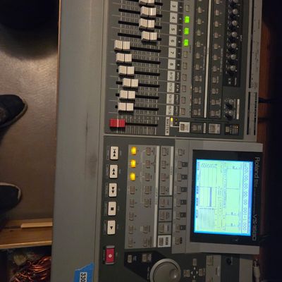 Sale Photo Thumbnail #462: Roland VS-1680